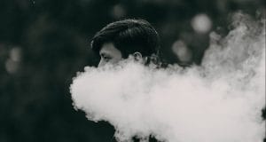 Que savons-nous des cigarettes électroniques et peuvent-elles aider les fumeurs à arrêter de fumer ? cigarette électronique et les risques pour la santé